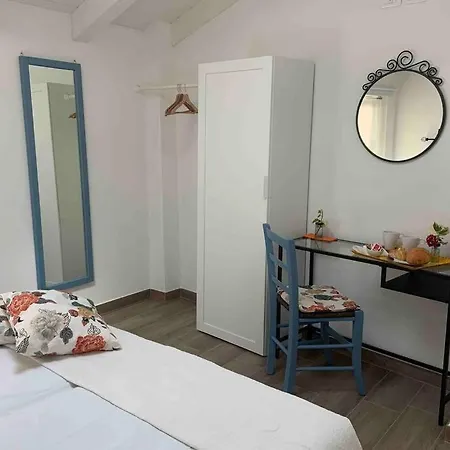 Antica Casa Nel Borgo Apartment Pietrasanta Exterior photo